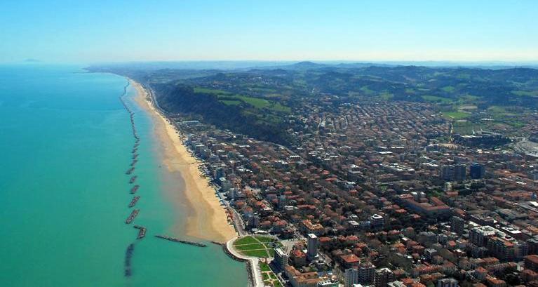 Appartamenti Pesaro Mare Ledimar ภายนอก รูปภาพ